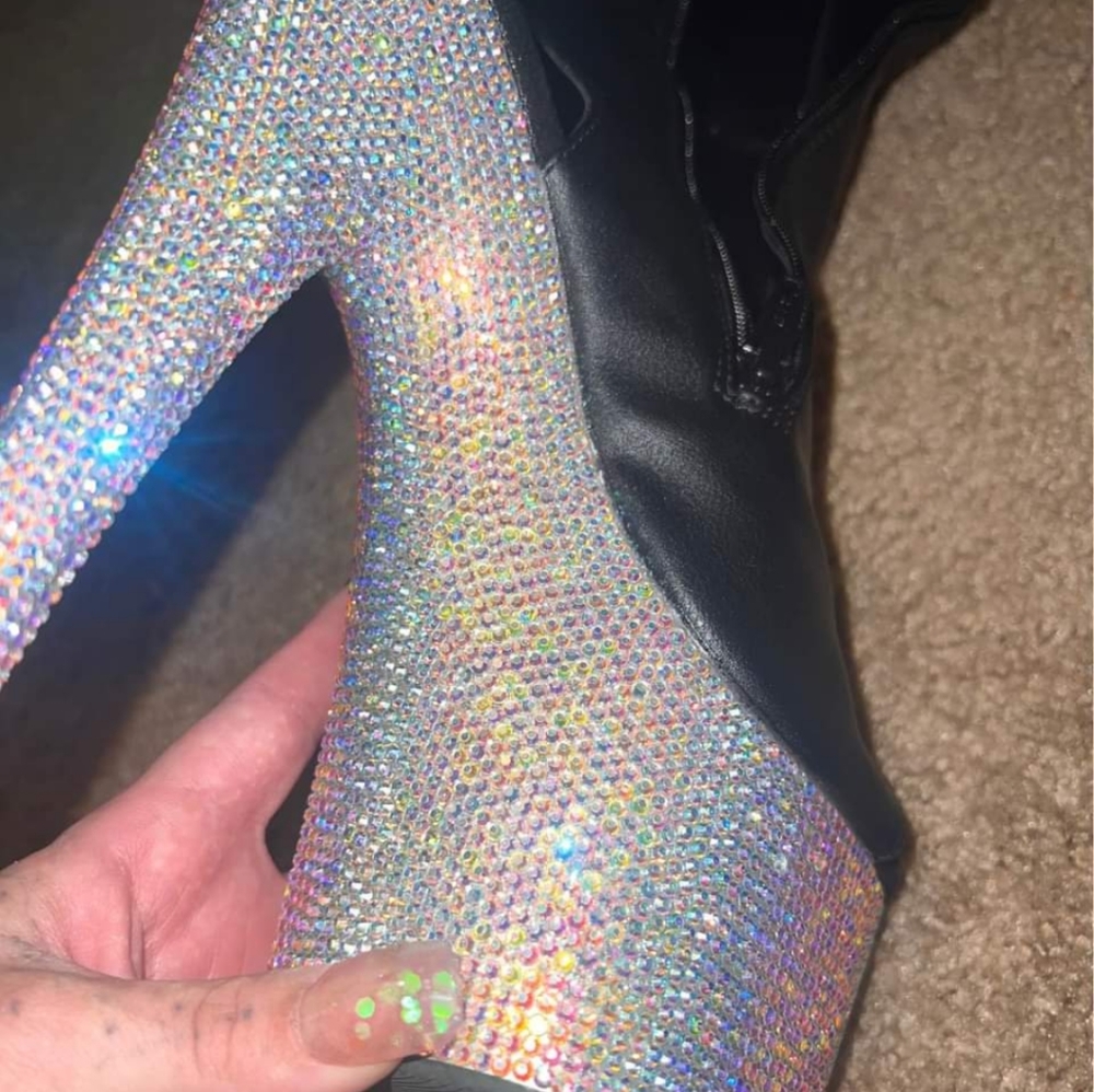 Pleasers size 7 Bejeweled